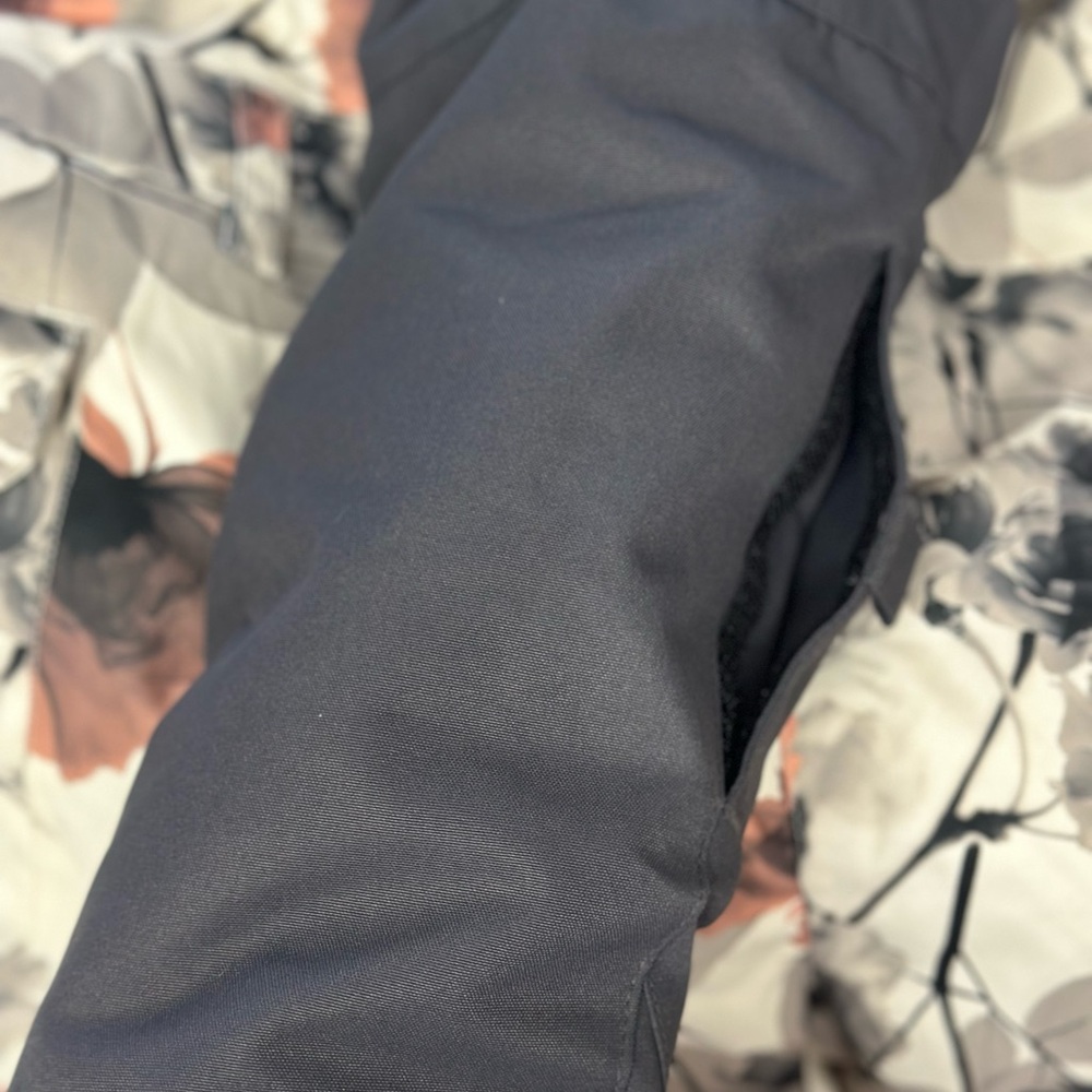 686 Wintersuit - Picture 5 of 10